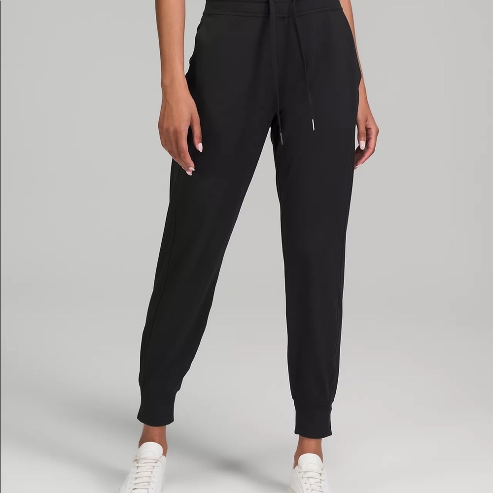 Lululemon ready to rulu joggers